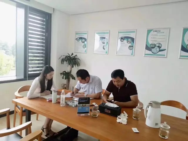 熱烈祝賀姜總、胡總簽約創(chuàng)綠家河南省市級代理！
