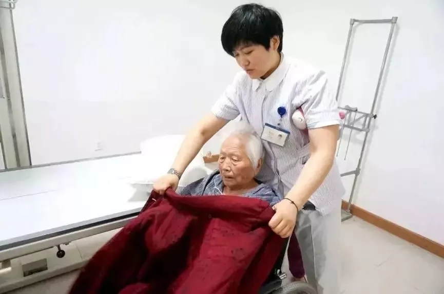 青春是用來(lái)奮斗的，除甲醛的青春最美麗！