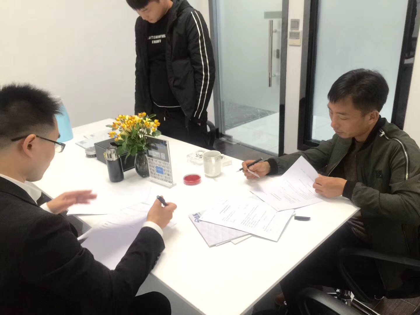 熱烈祝賀胡總簽約創(chuàng)綠家新余市區(qū)級(jí)代理！