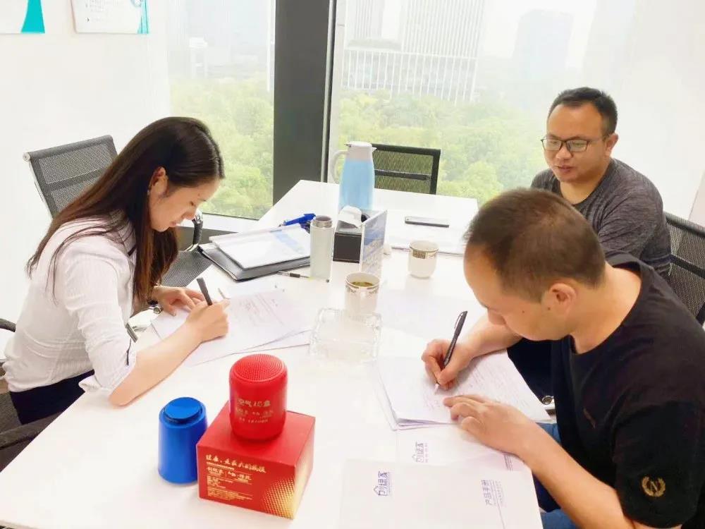熱烈祝賀袁總陳總簽約創(chuàng)綠家浙江省寧波市區(qū)級代理！